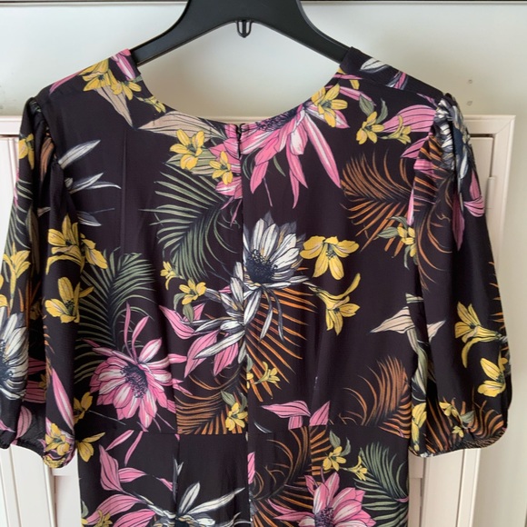 Long graduating hem dress - Picture 4 of 5